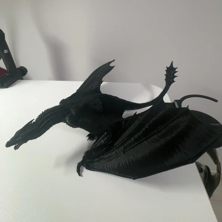 3D Printing Liquid - Figurine de dragon volant imprimée en